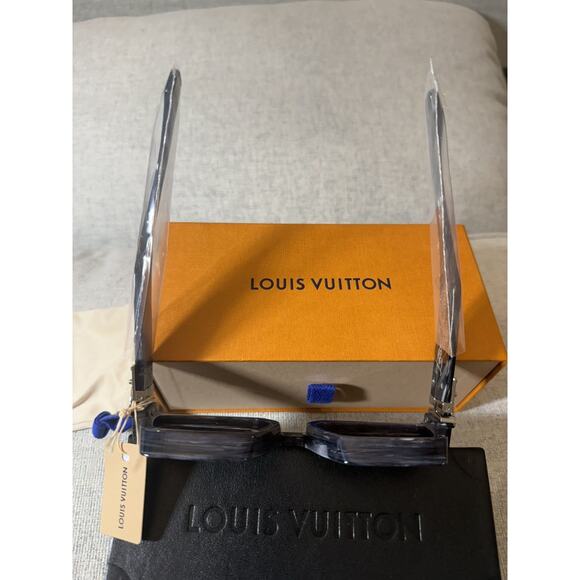 Louis Vuitton 1.1 Million Sunglasses Anthracite Gray Marble main image 13